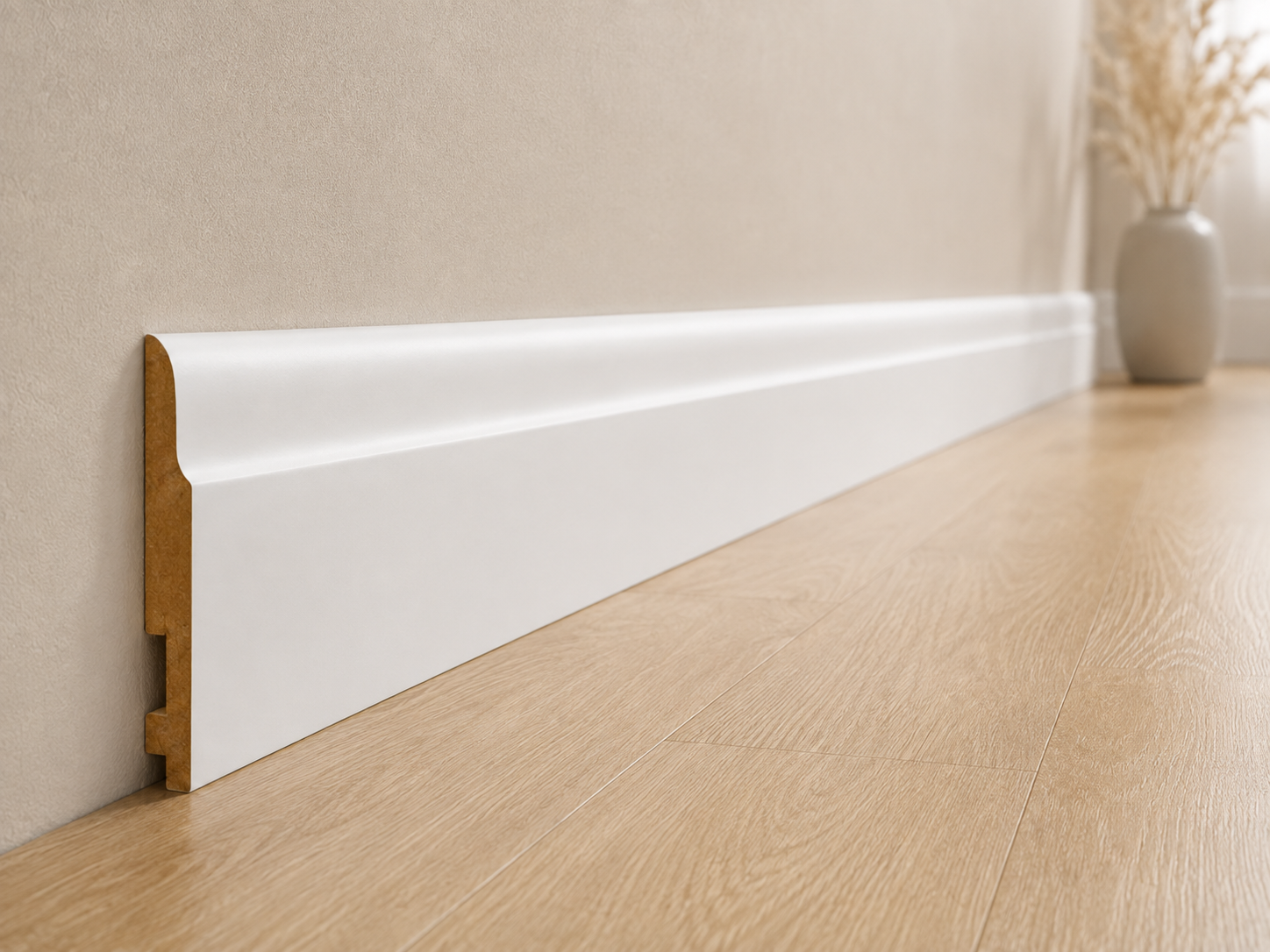 Listwa przypodłogowa Prestige Decor L 15/3 150x19mm biała – nowoczesny profil z zaokrągloną górną krawędzią